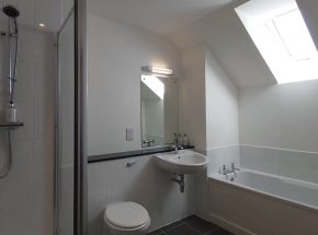 There is a skylight in the en suite so you can look at the stars while you relax in a well earned hot bath